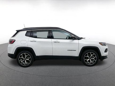 Used 2025 Jeep Compass Limited AWD/4WD image 13