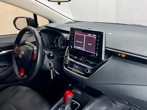 Used 2021 Toyota Corolla LE FWD image 19