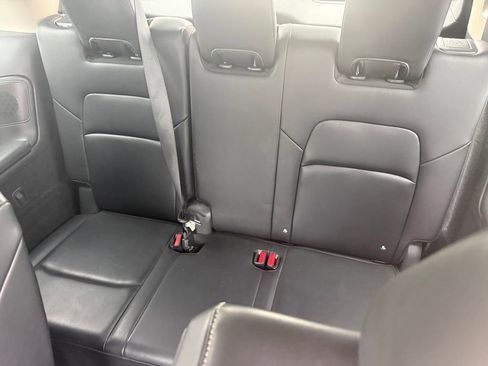 Used 2024 Nissan Pathfinder Platinum FWD image 11