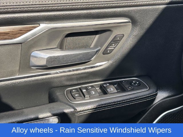Used 2019 RAM 1500 Laramie AWD/4WD image 17