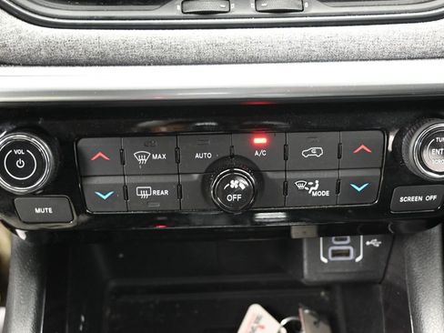 Used 2022 Jeep Compass Latitude AWD/4WD image 28