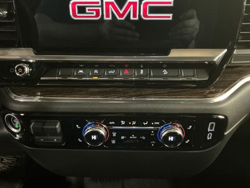 Used 2023 GMC Sierra 1500 Elevation AWD/4WD image 19