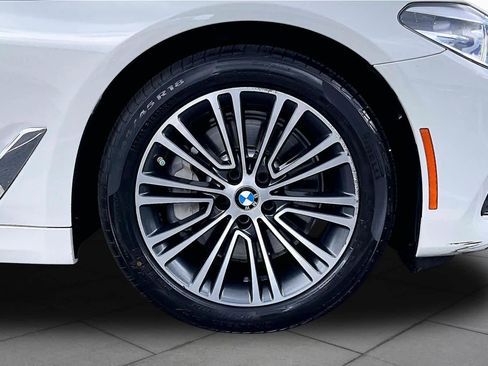 Used 2019 BMW 530i w/ Convenience Package RWD image 10