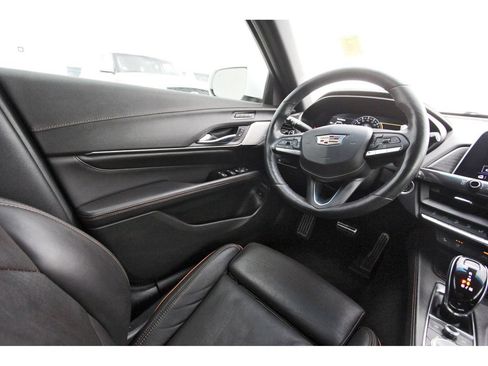 Used 2021 Cadillac CT4 V w/ Technology Package RWD image 8