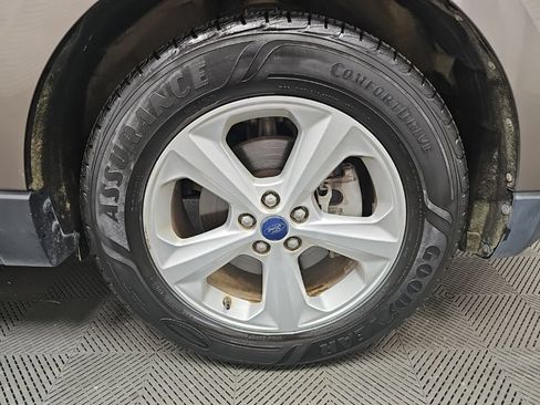 Used 2019 Ford Edge SE FWD image 41