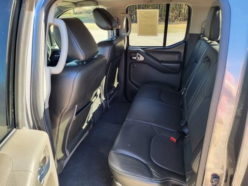 Used 2021 Nissan Frontier PRO-4X w/ Pro-4x Utility Package image 13