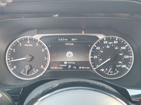 Used 2022 Nissan Pathfinder SV FWD image 14