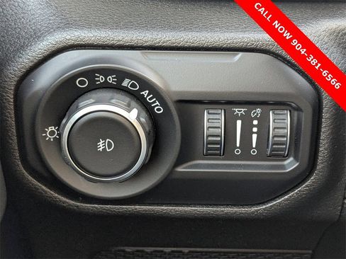 Used 2019 Jeep Wrangler Unlimited Sport S image 25