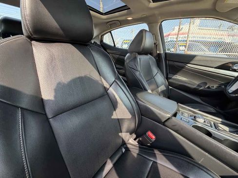 Used 2022 Nissan Maxima SL FWD image 26