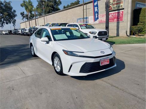 Used 2025 Toyota Camry LE FWD image 3