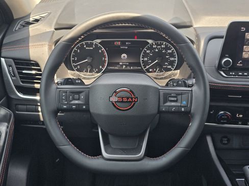 Used 2026 Nissan Rogue SV AWD/4WD image 16