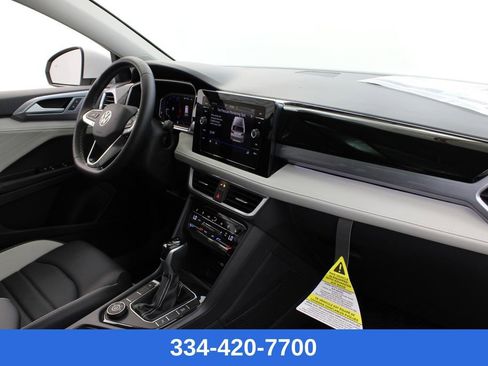 New 2026 Volkswagen Taos SEL image 24