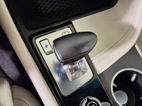 Used 2025 Genesis G70 2.5T RWD image 25