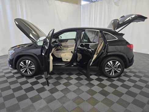 Used 2025 Mercedes-Benz GLA 250 4MATIC image 12