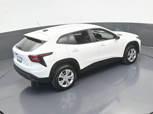 Used 2024 Chevrolet Trax LS w/ Driver Confidence Package image 47