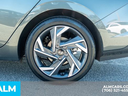 Used 2025 Hyundai Elantra Sport image 16