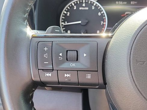 Used 2022 Nissan Pathfinder SV FWD image 19