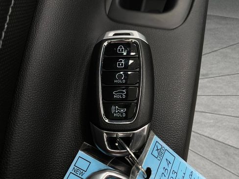 Certified 2023 Hyundai Elantra Limited FWD image 33
