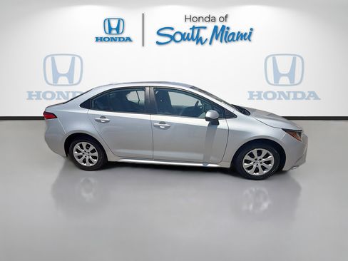 Used 2021 Toyota Corolla LE FWD image 8