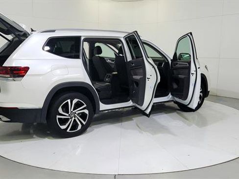 Used 2022 Volkswagen Atlas SEL image 32