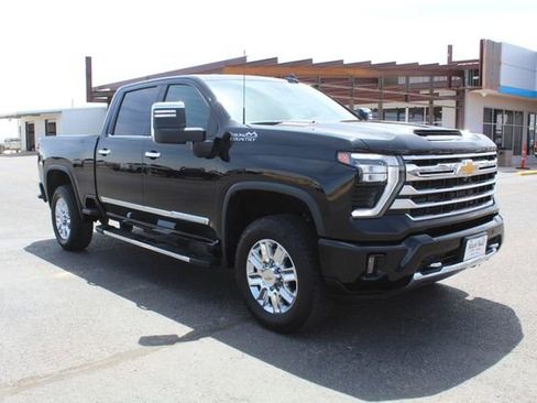Used 2024 Chevrolet Silverado 2500 High Country w/ High Country Premium Package AWD/4WD image 1