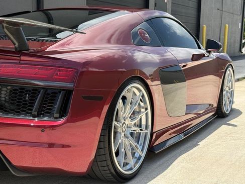 Used 2017 Audi R8 V10 w/ Carbon Exterior Package AWD/4WD image 16