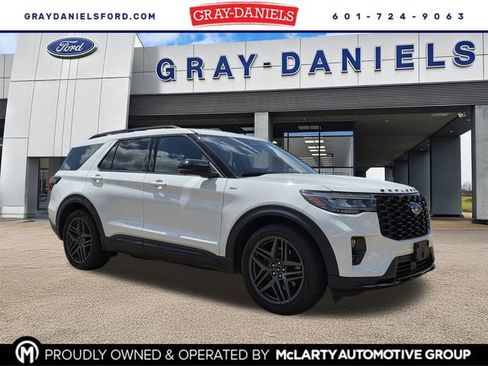 Used 2025 Ford Explorer ST-Line w/ Premium Package image 1