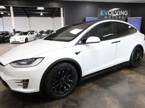 Used 2018 Tesla Model X 100D AWD/4WD image 5