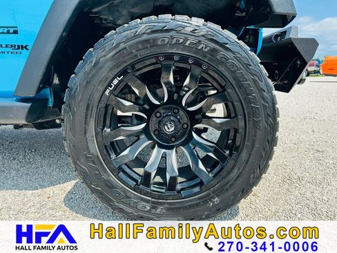 Used 2018 Jeep Wrangler Unlimited Sport w/ Connectivity Group AWD/4WD image 9