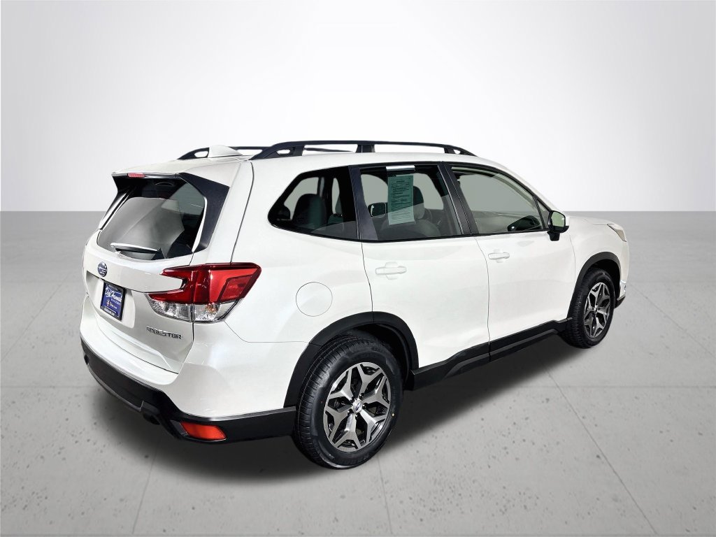 Certified 2023 Subaru Forester Premium AWD/4WD image 7