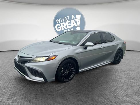 Used 2022 Toyota Camry XSE image 8