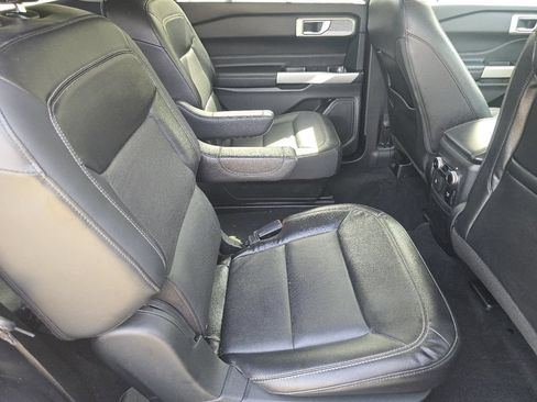 Used 2022 Ford Explorer Limited w/ Equipment Group 301A AWD/4WD image 17