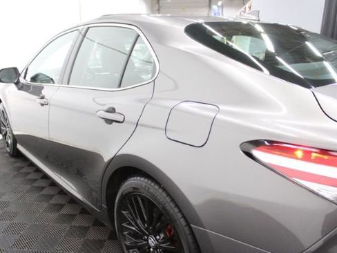 Used 2019 Toyota Camry XLE image 11