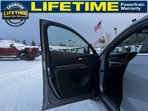 Used 2023 Cadillac XT4 Premium Luxury image 23