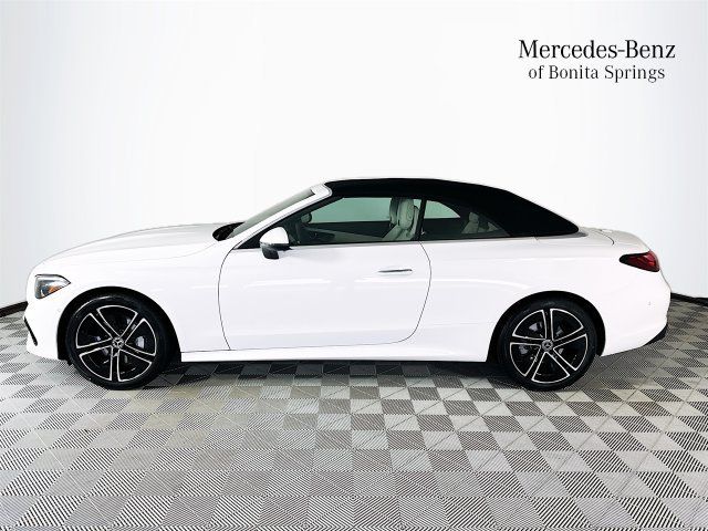Used 2025 Mercedes-Benz CLE 300 4MATIC Cabriolet image 4