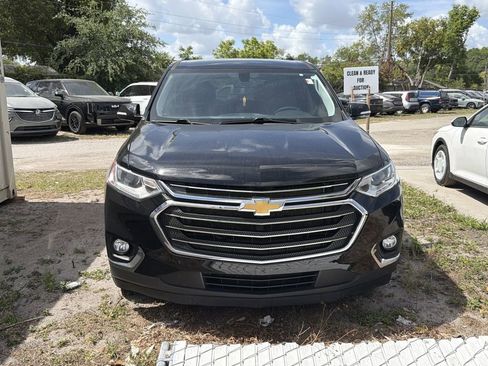 Used 2020 Chevrolet Traverse LT image 2