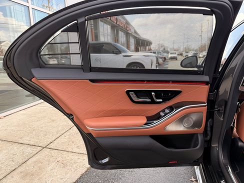 Used 2022 Mercedes-Benz S 580 4MATIC Sedan w/ AMG Line Package image 39