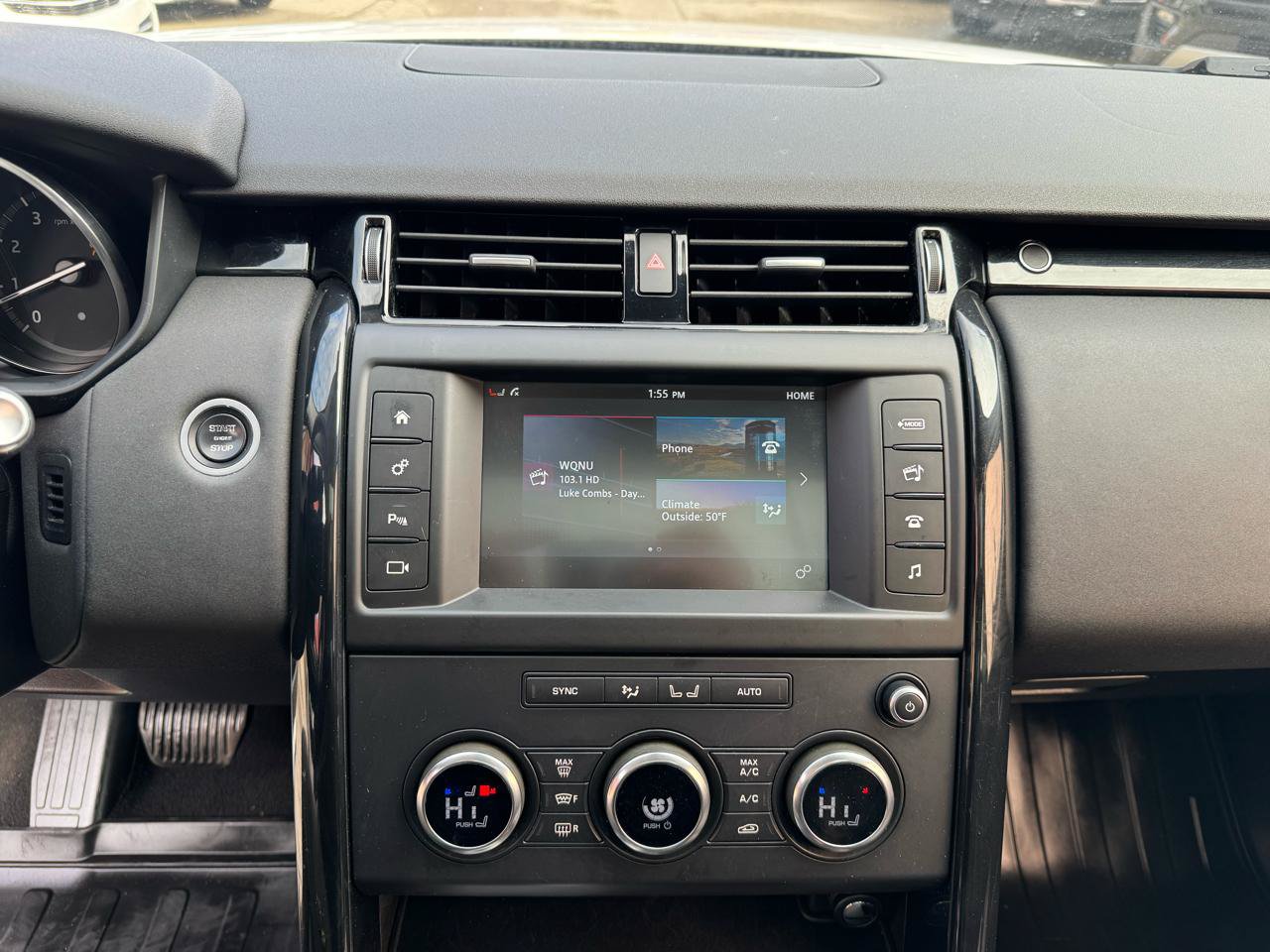 Used 2017 Land Rover Discovery SE AWD/4WD image 32
