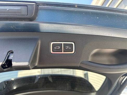 Certified 2025 Kia Sorento SX Prestige AWD/4WD image 22
