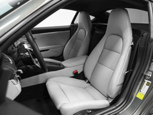 Certified 2025 Porsche 718 Cayman RWD image 48