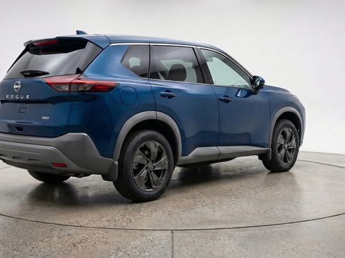 Used 2025 Nissan Rogue SV FWD image 9