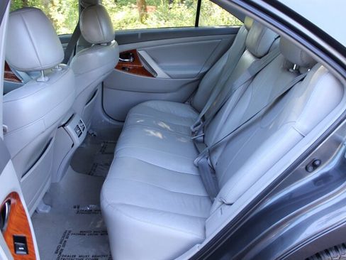 Used 2011 Toyota Camry XLE w/ XLE Extra-Value Pkg #2 FWD image 13
