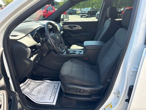 Used 2023 Chevrolet Traverse LT FWD image 15