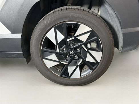 Used 2024 Hyundai Kona SEL image 11