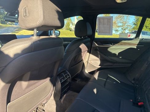 Used 2018 BMW 530i xDrive image 40