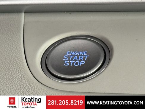 Used 2025 Hyundai Elantra Limited FWD image 30