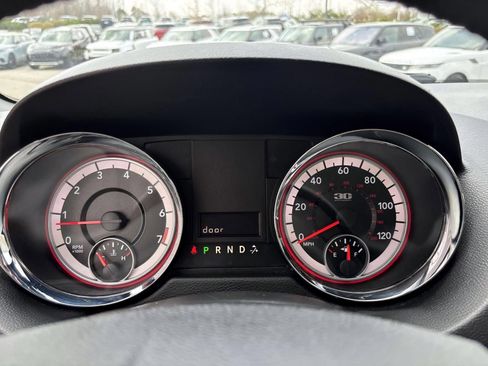 Used 2014 Dodge Grand Caravan SE FWD image 14