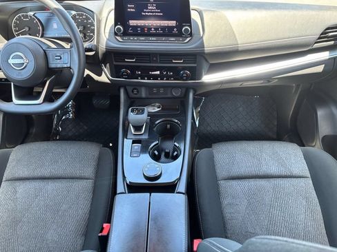 Used 2024 Nissan Rogue SV AWD/4WD image 14