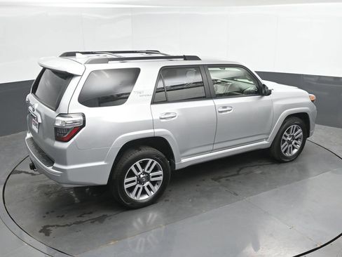 Used 2022 Toyota 4Runner TRD Sport AWD/4WD image 32