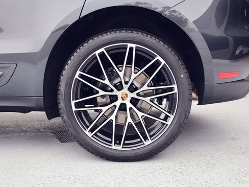 New 2026 Porsche Macan AWD/4WD image 29